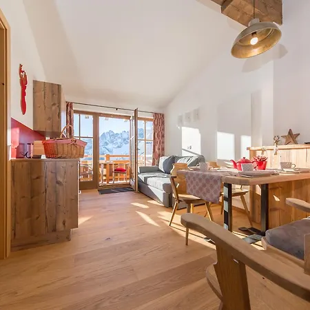 Дерев'яний котедж Ahornlodge *